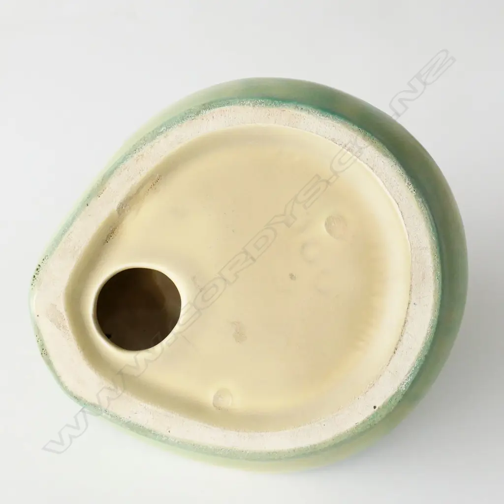 A Sylvac style seal ashtray Image 1++